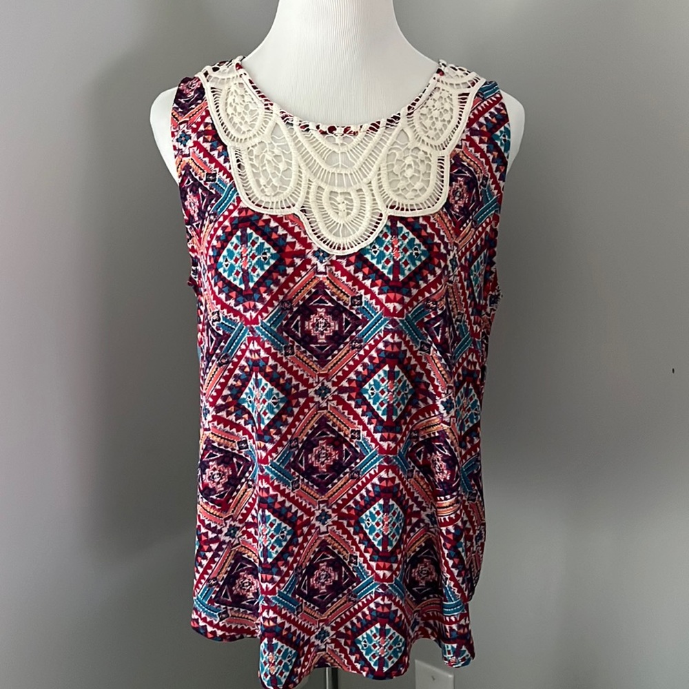 XL sleeveless shirt